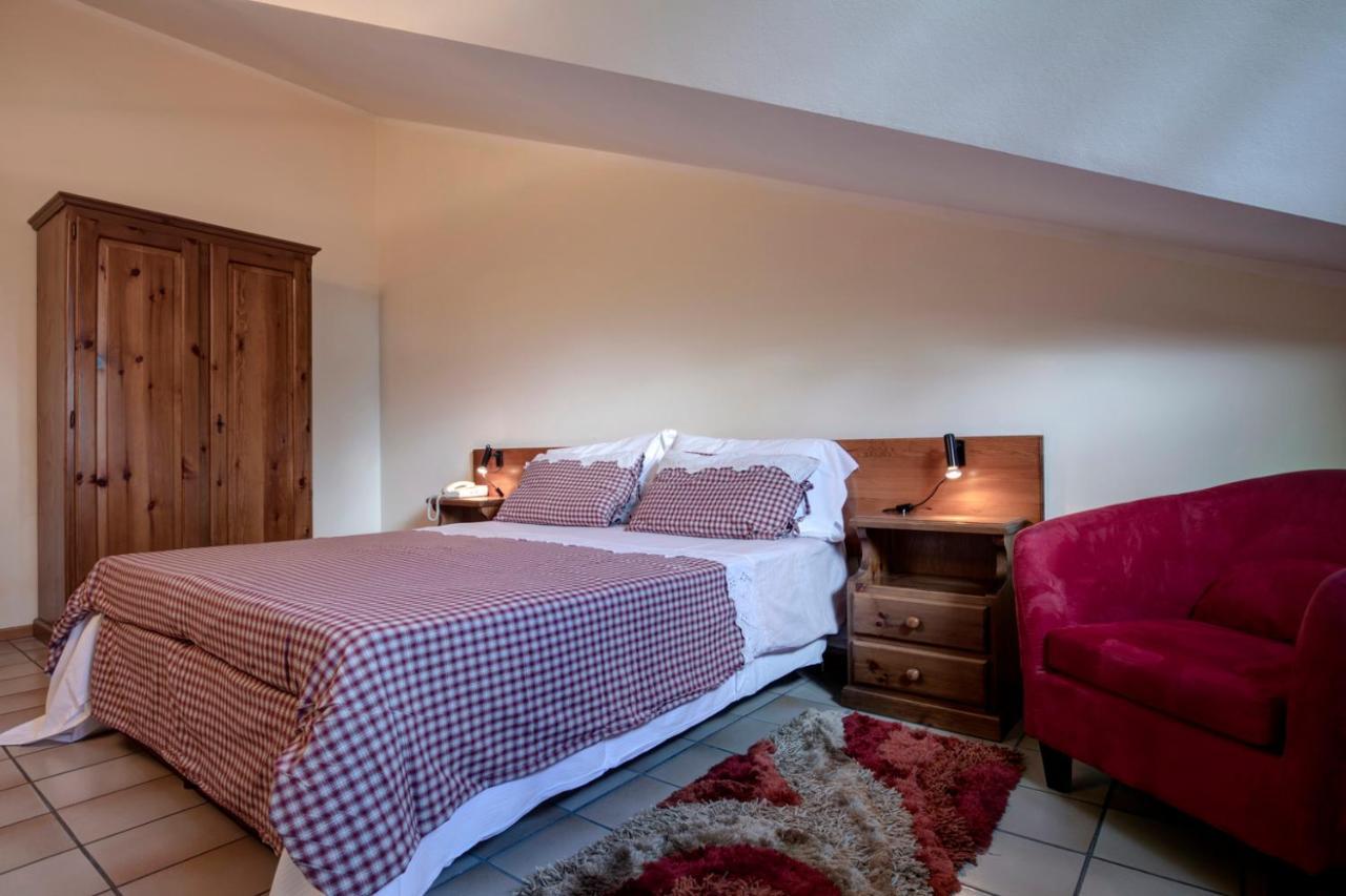 Pollein Hotel Petit Foyer מראה חיצוני תמונה