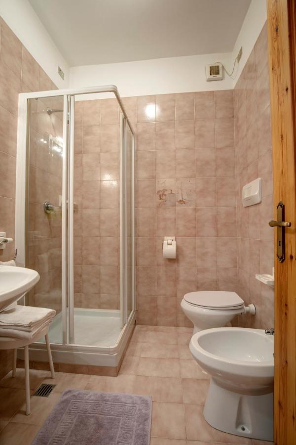 Pollein Hotel Petit Foyer מראה חיצוני תמונה