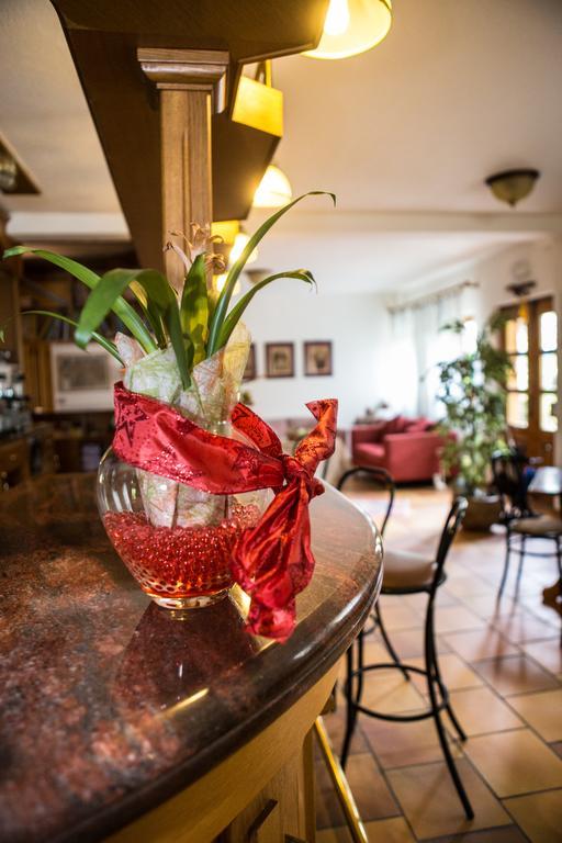 Pollein Hotel Petit Foyer מראה חיצוני תמונה